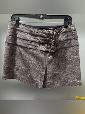 Express Gray Plaid Mini Skirt with Triple Buckle Waist Y2K